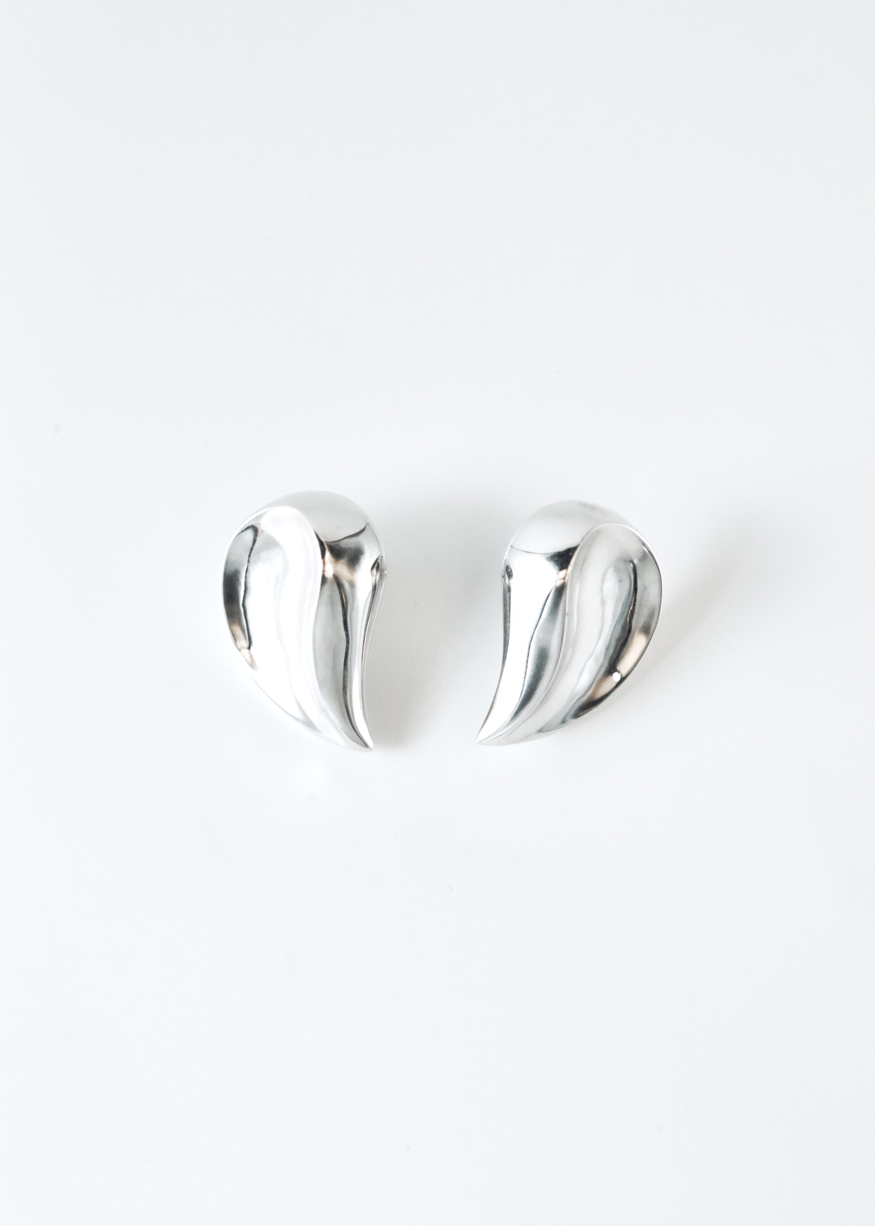 Comma Earring