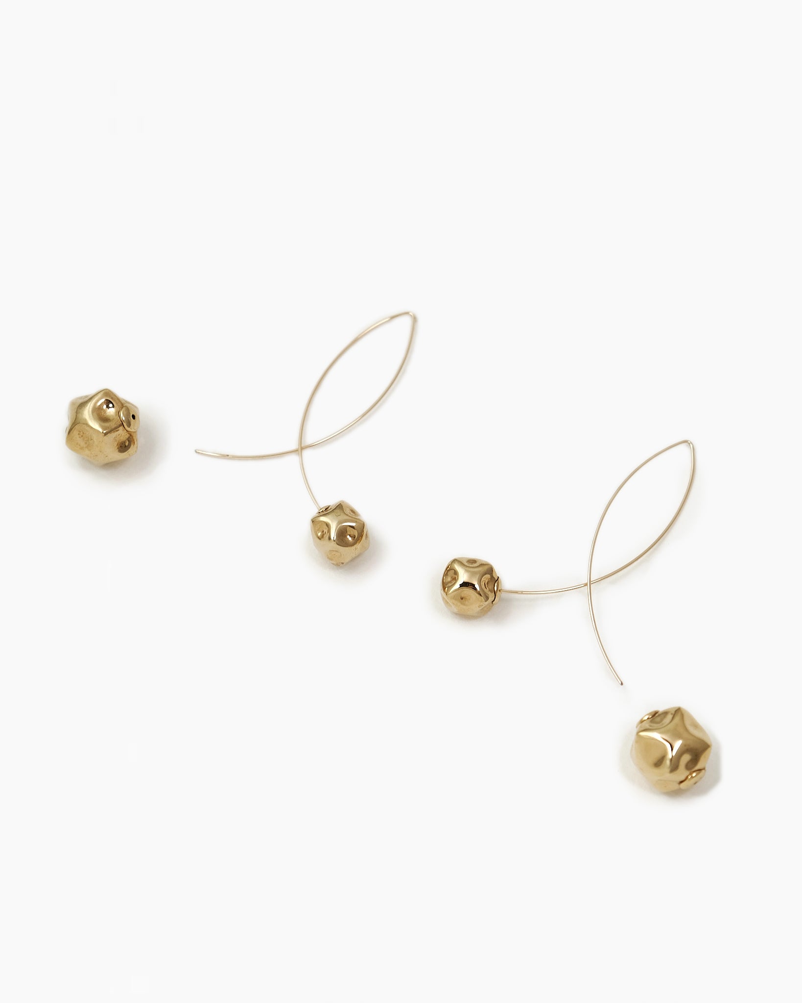 Ellipsis Box Earring