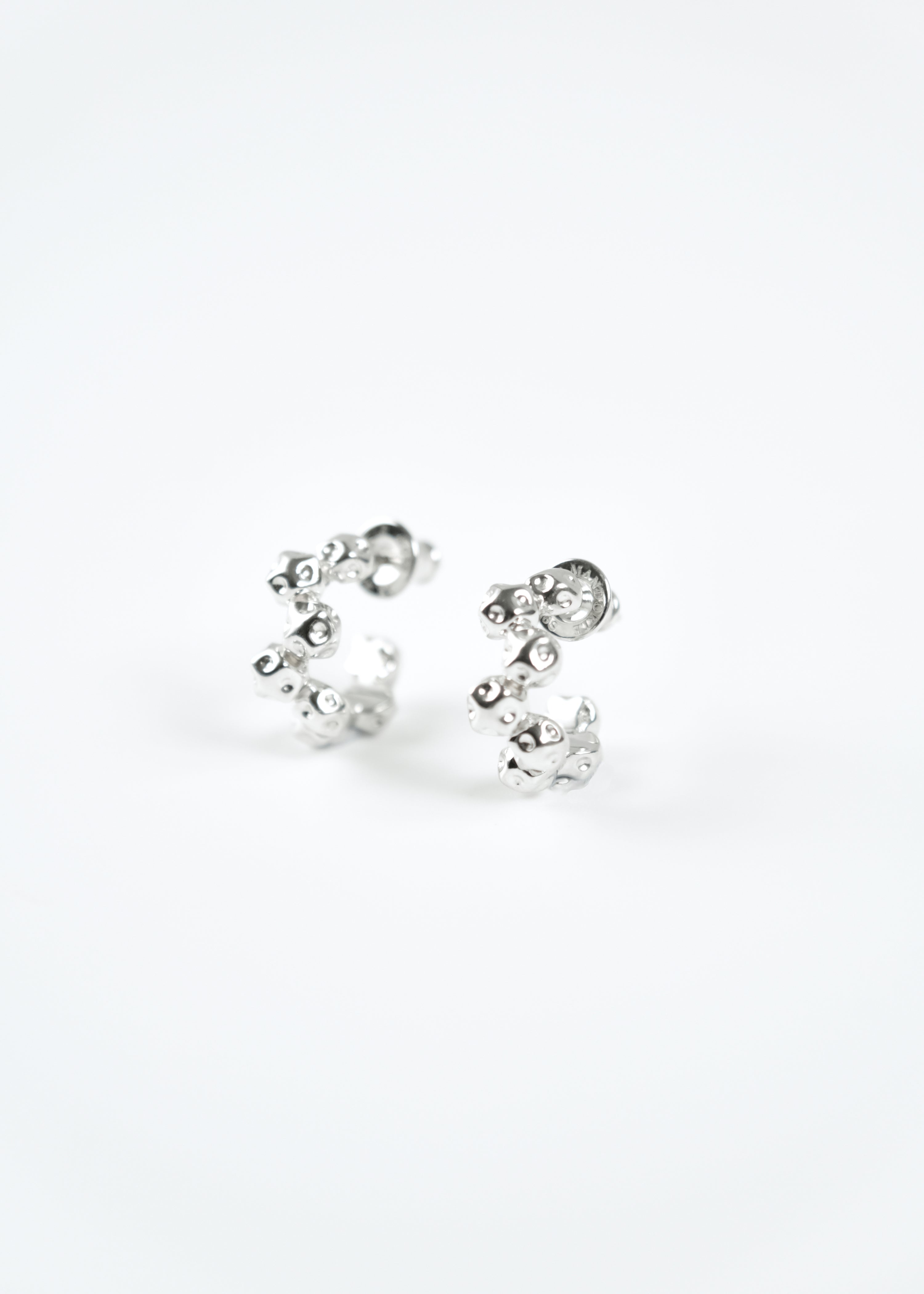Single Row Box Hoop Earring - Mini Huggies