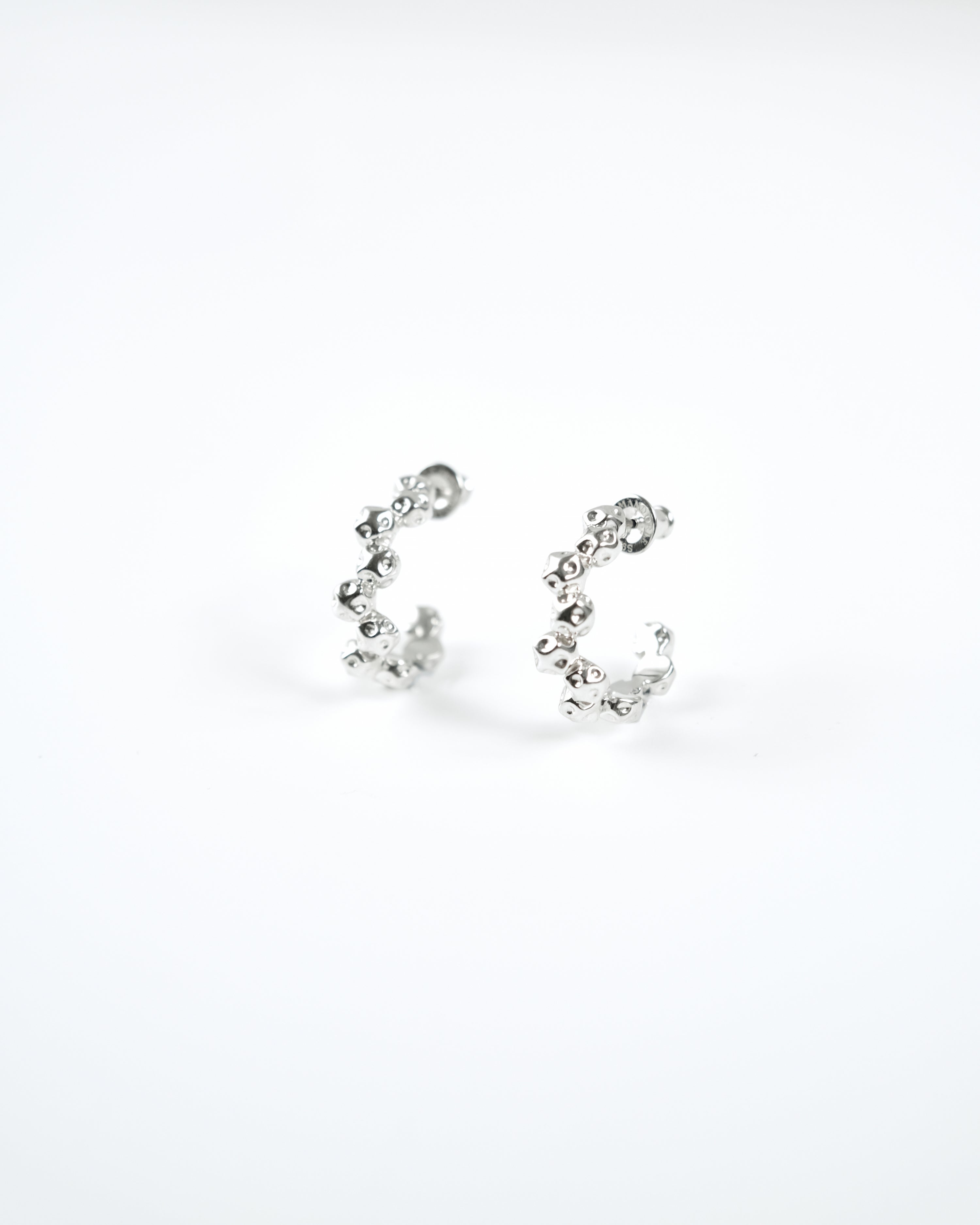 Single Row Box Hoop Earring - Medium